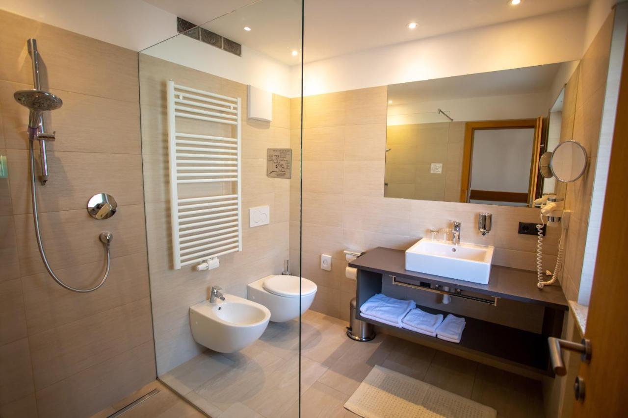 Hotel Lamm นาตูร์โน ภายนอก รูปภาพ