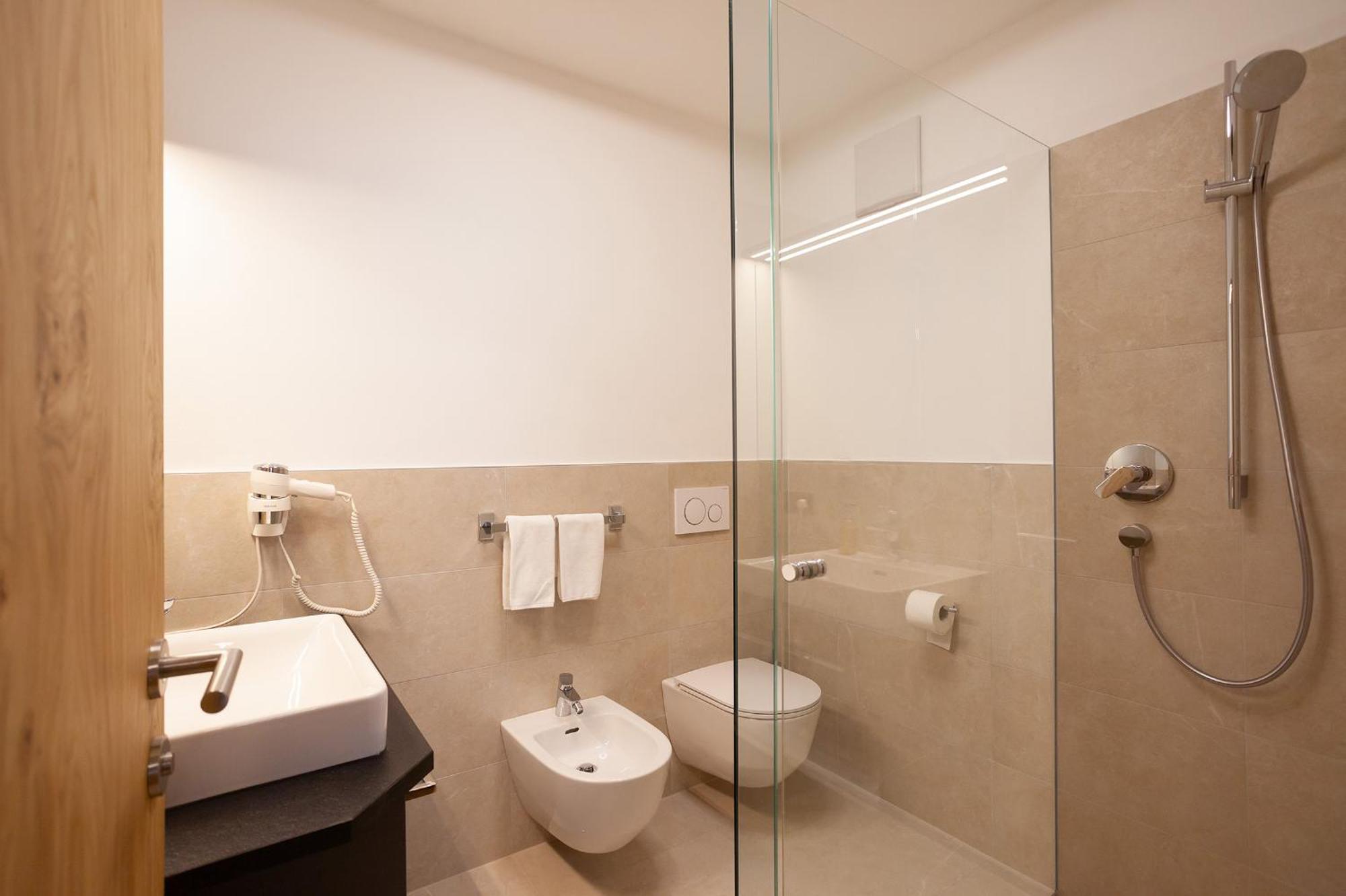 Hotel Lamm นาตูร์โน ภายนอก รูปภาพ