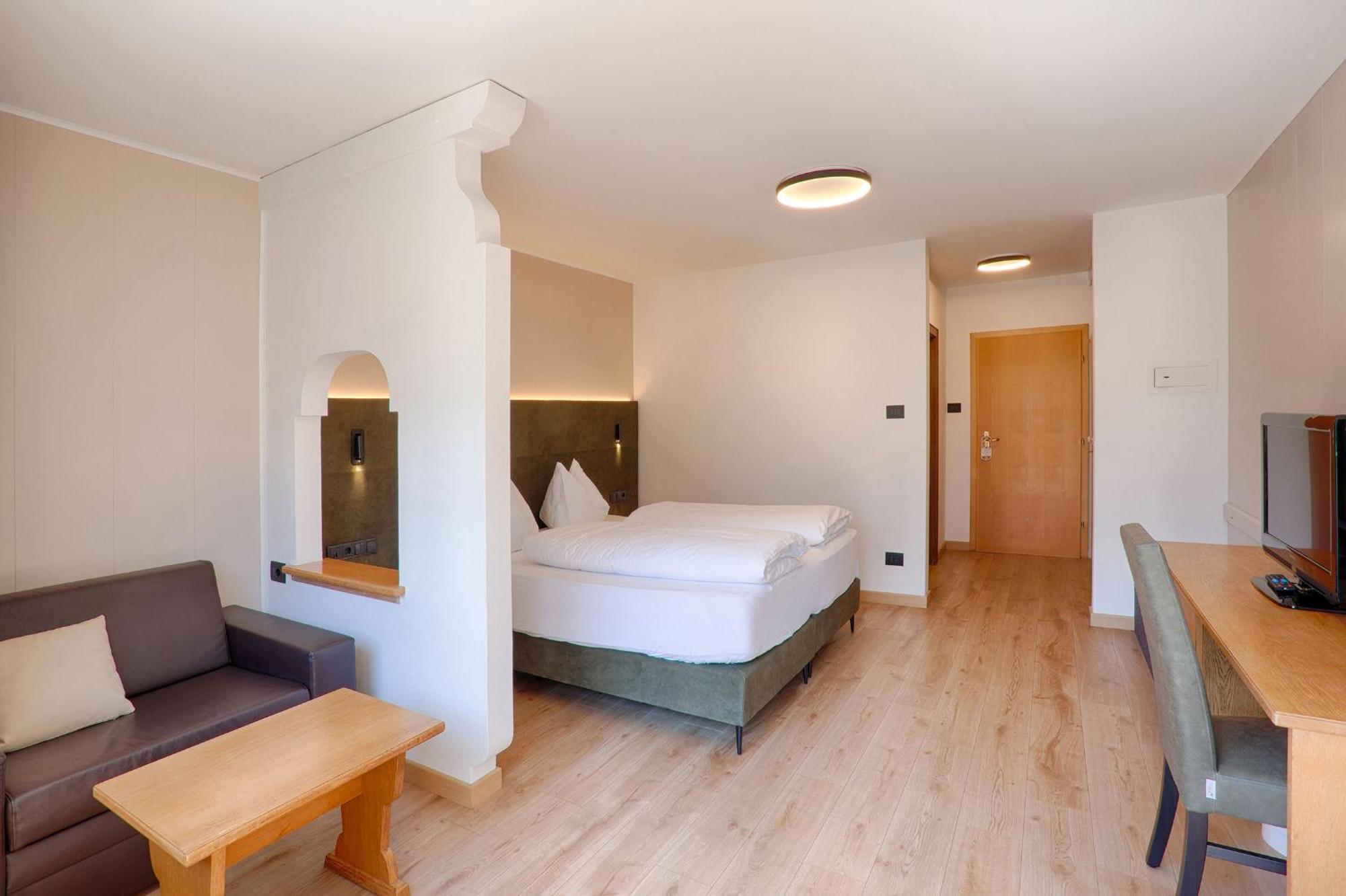 Hotel Lamm นาตูร์โน ภายนอก รูปภาพ