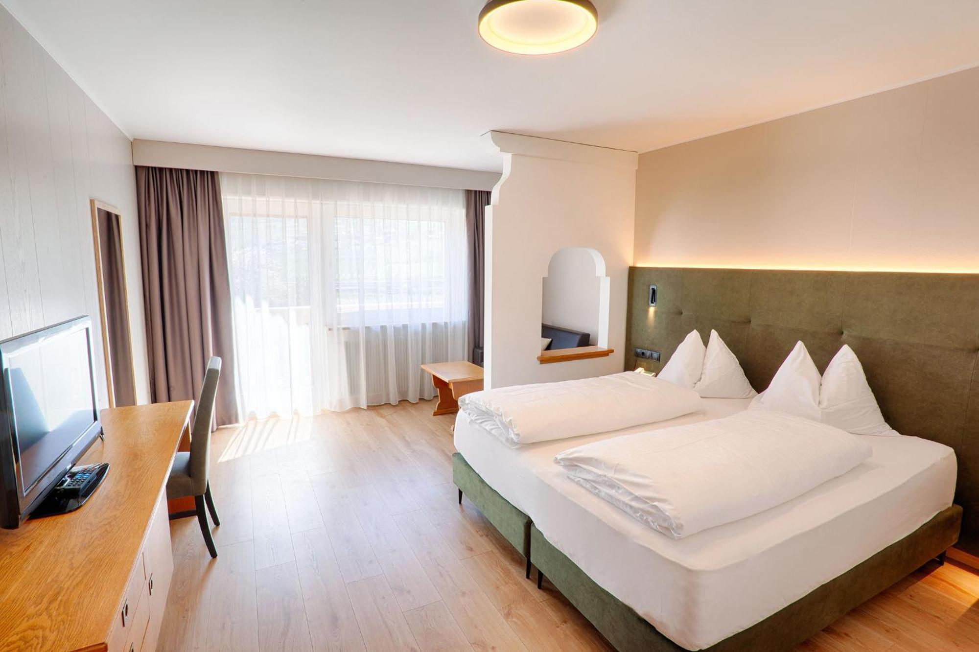 Hotel Lamm นาตูร์โน ภายนอก รูปภาพ
